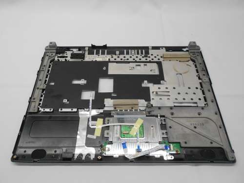Toshiba Satellite L40  Palmrest With TouchPad 13GNQB1AP061